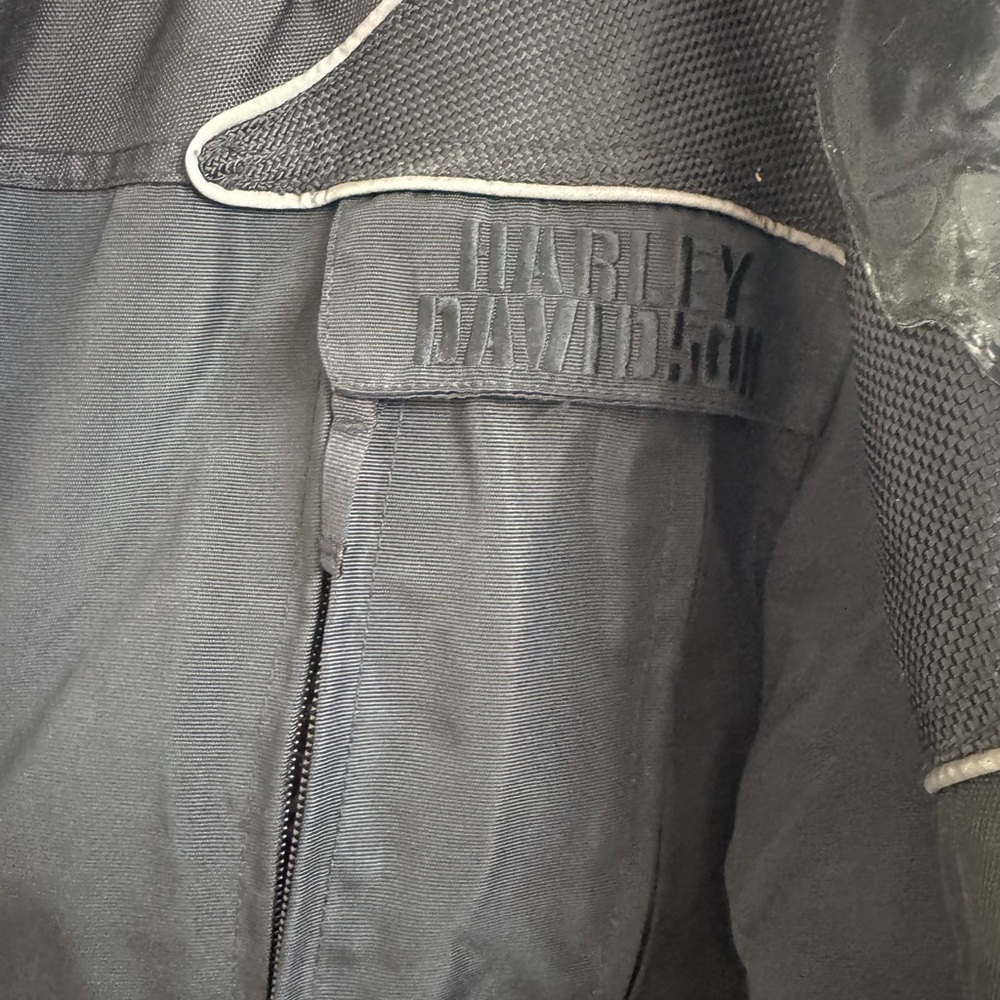 Harley-Davidson Black Performance Jacket - Picture 2 of 5